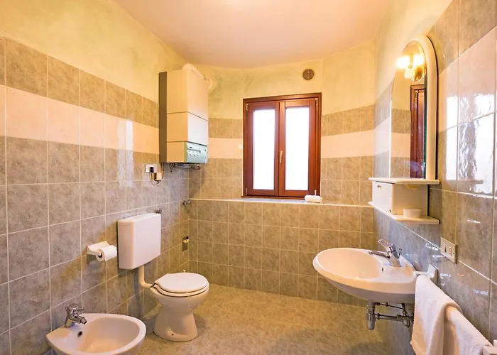 Riva Di Pianello Balkon-ferienwohnung Am Pianello Del Lario